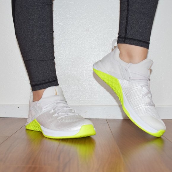 Nike Metcon 4 Flyknit - Picture 2 of 7